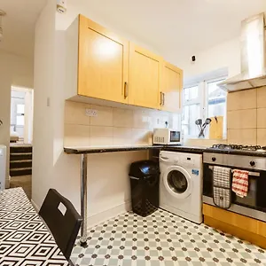 Guest house Mile End Double 86a, London
